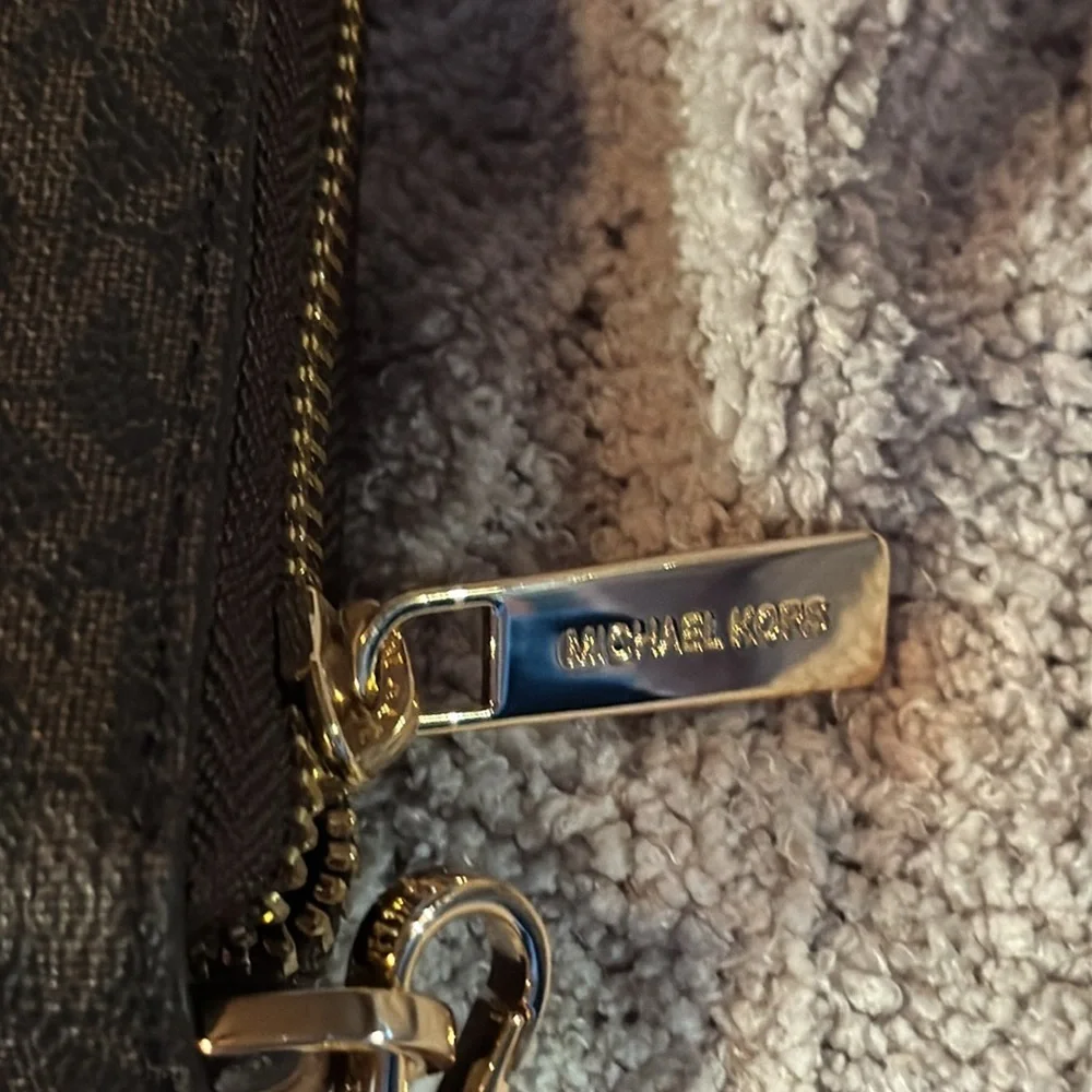 Michael Kors wristlet/ accordion zip around wallet NWOT